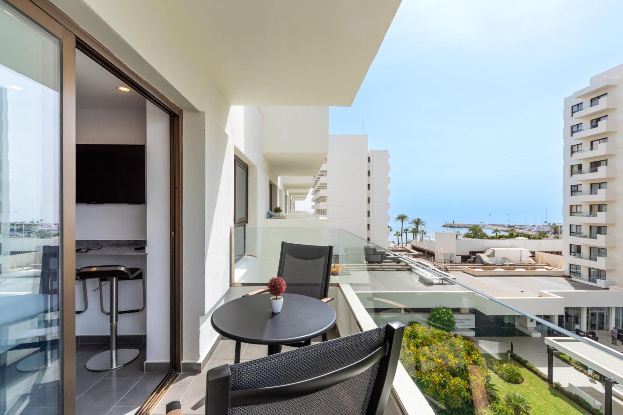 Wintowinrentals Executive Apt In Ocean House Complex Torremolinos Exterior photo
